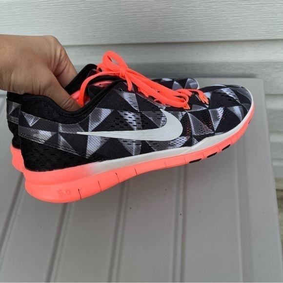 Nike Free Trainer Fit 5.0 Running Shoes Black White Lava Glow Size 7 Women’s - Picture 6 of 10